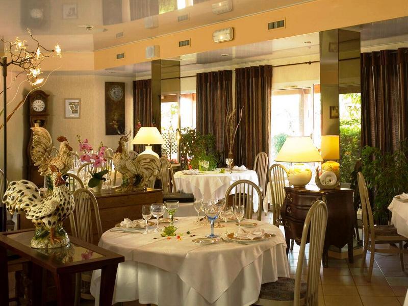 Hotel Logis Chez Bach Chaussin Exterior foto