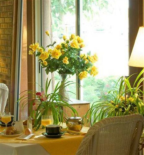 Hotel Logis Chez Bach Chaussin Exterior foto